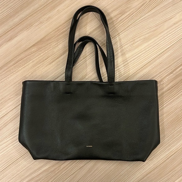 Cuyana classic easy tote bag
